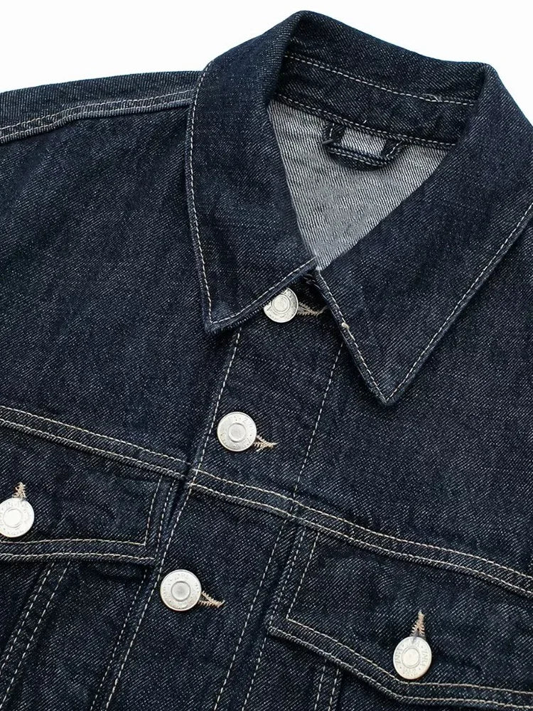 Chic Denim Jacket with Pockets